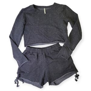 Groovy raw HEM set of pull over and shorts